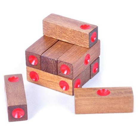 casse tête en bois cube point rouge